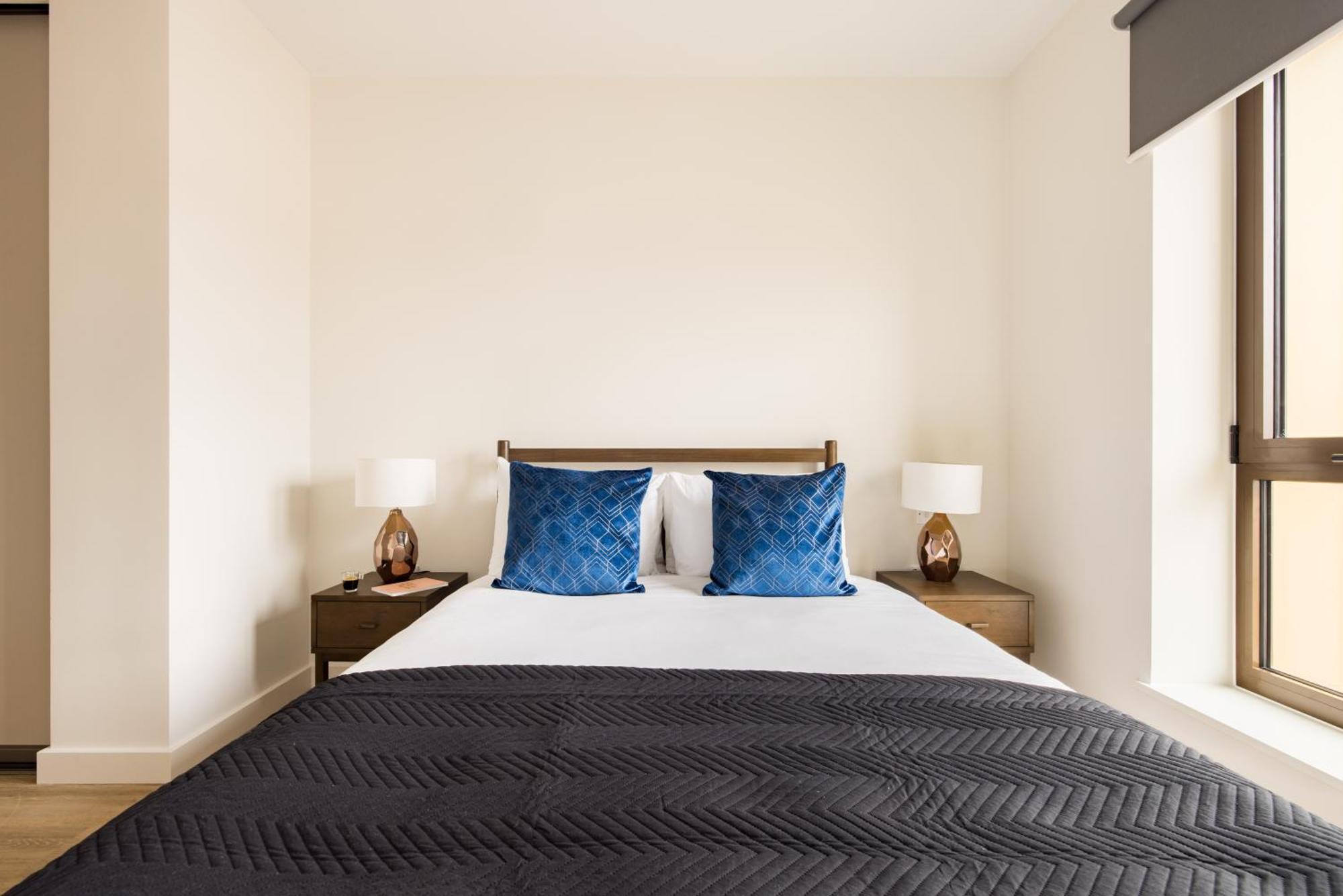 Charles Hope London Greenford * Greenford (Greater London)