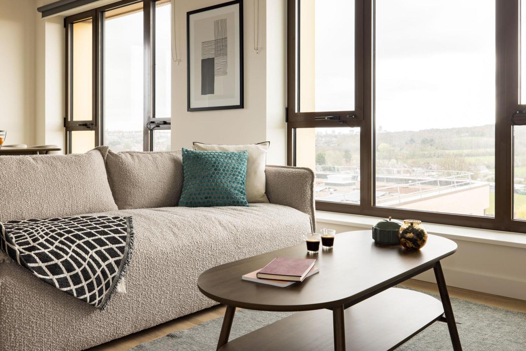 Charles Hope London Greenford Apartment *
